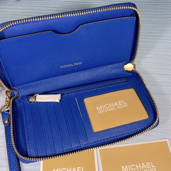 🌸 MICHAEL KORS ELECTRIC BLUE LARGE FLAT MULTIFUNCTION PHONE CASE LEATHER